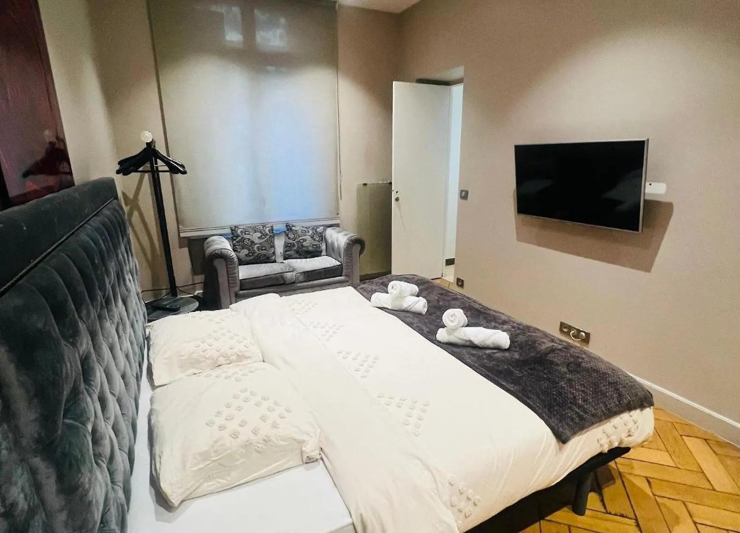 Appartement Tour Eiffel Montaigne Paris Apartment