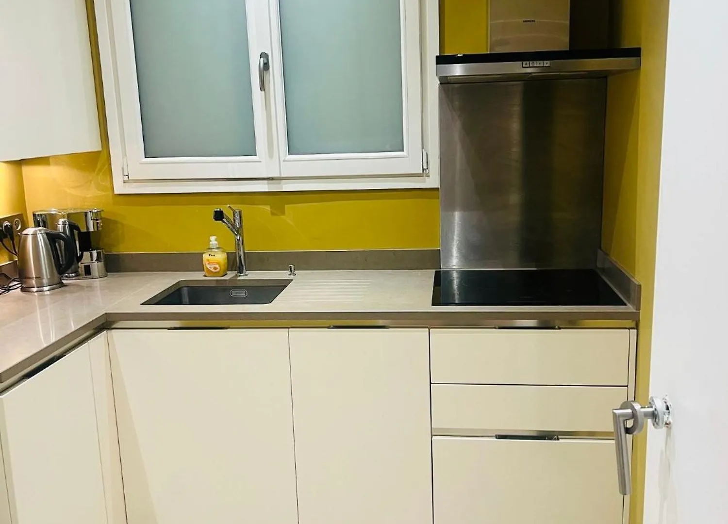 Appartement Tour Eiffel Montaigne Paris Apartment